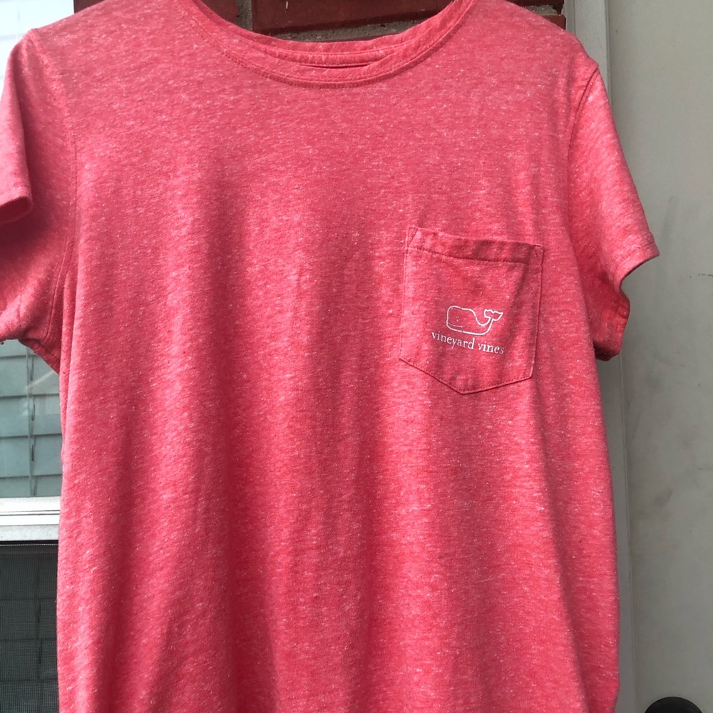 t-shirt from vineyard vines